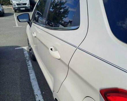 Білий Форд Екоспорт, об'ємом двигуна 1 л та пробігом 46 тис. км за 10500 $, фото 6 на Automoto.ua