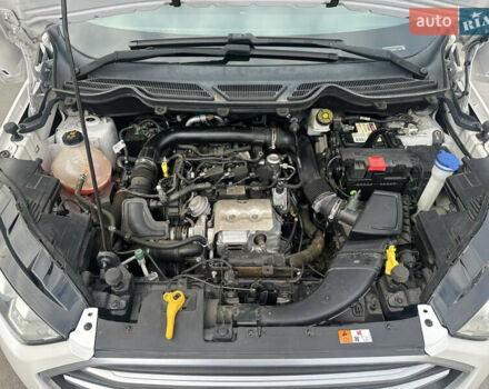 Форд Екоспорт 2020 у Києві на Automoto.ua Білий Форд Екоспорт, об'ємом двигуна 1 л та пробігом 58 тис. км за 12990 $, фото 36 на Automoto.ua