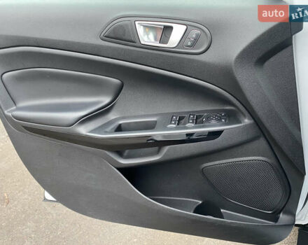 Білий Форд Екоспорт, об'ємом двигуна 1 л та пробігом 45 тис. км за 15900 $, фото 24 на Automoto.ua