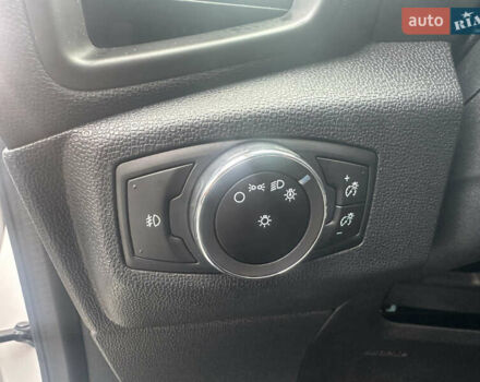 Форд Екоспорт 2020 у Києві на Automoto.ua Білий Форд Екоспорт, об'ємом двигуна 1 л та пробігом 58 тис. км за 12990 $, фото 32 на Automoto.ua