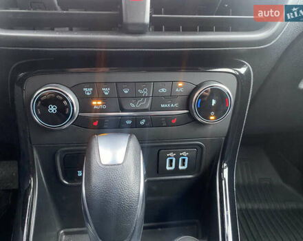 Білий Форд Екоспорт, об'ємом двигуна 1 л та пробігом 45 тис. км за 15900 $, фото 28 на Automoto.ua