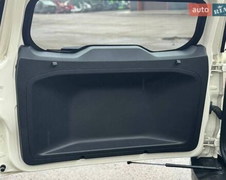 Белый Форд Экоспорт, объемом двигателя 2 л и пробегом 66 тыс. км за 13000 $, фото 24 на Automoto.ua