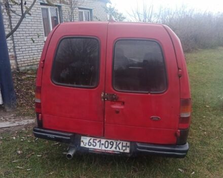 Красный Форд Экоспорт, объемом двигателя 1 л и пробегом 200 тыс. км за 597 $, фото 2 на Automoto.ua