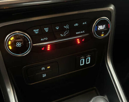 Красный Форд Экоспорт, объемом двигателя 2 л и пробегом 43 тыс. км за 14200 $, фото 12 на Automoto.ua