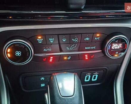 Красный Форд Экоспорт, объемом двигателя 2 л и пробегом 108 тыс. км за 12000 $, фото 62 на Automoto.ua