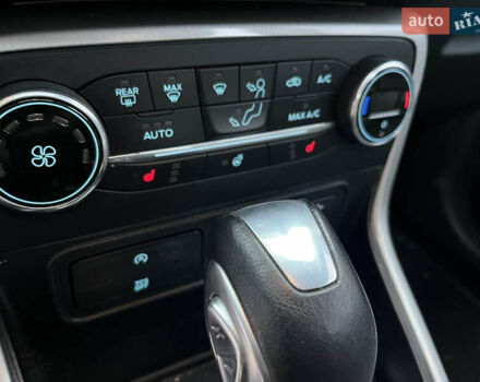 Красный Форд Экоспорт, объемом двигателя 2 л и пробегом 108 тыс. км за 9700 $, фото 10 на Automoto.ua