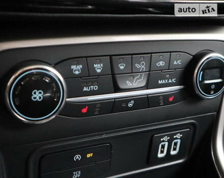 Красный Форд Экоспорт, объемом двигателя 2 л и пробегом 19 тыс. км за 2400 $, фото 11 на Automoto.ua