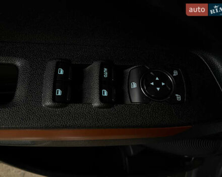 Серый Форд Экоспорт, объемом двигателя 2 л и пробегом 129 тыс. км за 12500 $, фото 8 на Automoto.ua