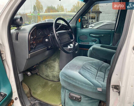 Белый Форд Эколайн, объемом двигателя 5.8 л и пробегом 280 тыс. км за 10500 $, фото 8 на Automoto.ua