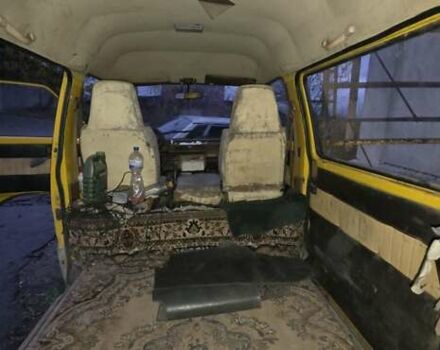 Желтый Форд Эконован, объемом двигателя 1.45 л и пробегом 270 тыс. км за 1400 $, фото 6 на Automoto.ua