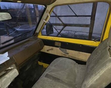 Желтый Форд Эконован, объемом двигателя 1.45 л и пробегом 270 тыс. км за 1400 $, фото 8 на Automoto.ua