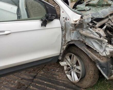 Белый Форд Эдж, объемом двигателя 2 л и пробегом 190 тыс. км за 4000 $, фото 2 на Automoto.ua