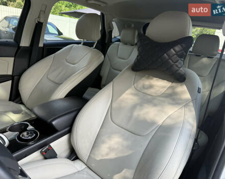 Білий Форд Едж, об'ємом двигуна 2 л та пробігом 163 тис. км за 20300 $, фото 13 на Automoto.ua