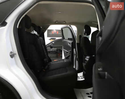 Белый Форд Эдж, объемом двигателя 2 л и пробегом 234 тыс. км за 13900 $, фото 83 на Automoto.ua