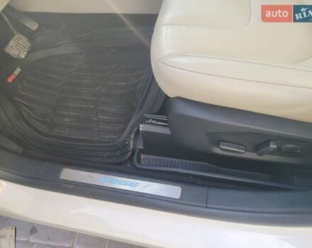 Белый Форд Эдж, объемом двигателя 2 л и пробегом 155 тыс. км за 21700 $, фото 2 на Automoto.ua