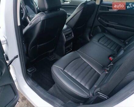 Білий Форд Едж, об'ємом двигуна 2 л та пробігом 108 тис. км за 19250 $, фото 13 на Automoto.ua