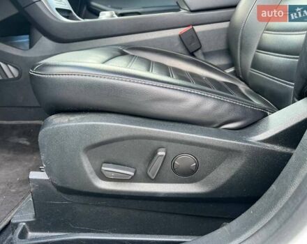 Белый Форд Эдж, объемом двигателя 2 л и пробегом 123 тыс. км за 19900 $, фото 6 на Automoto.ua