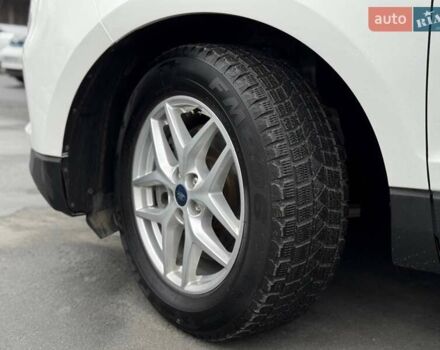 Білий Форд Едж, об'ємом двигуна 2 л та пробігом 117 тис. км за 19799 $, фото 2 на Automoto.ua