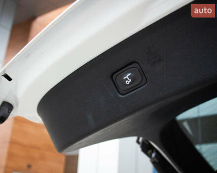 Білий Форд Едж, об'ємом двигуна 2 л та пробігом 39 тис. км за 24200 $, фото 23 на Automoto.ua