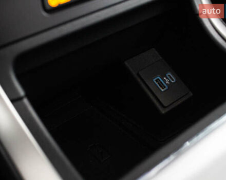 Білий Форд Едж, об'ємом двигуна 2 л та пробігом 39 тис. км за 24200 $, фото 39 на Automoto.ua