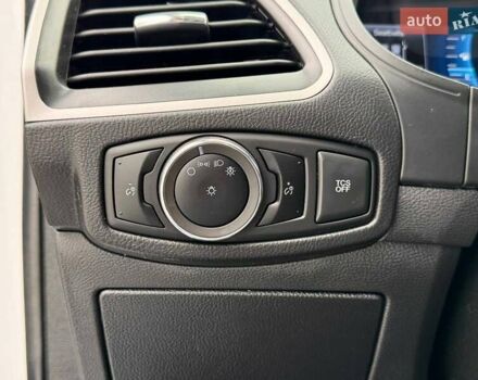 Білий Форд Едж, об'ємом двигуна 2 л та пробігом 19 тис. км за 23800 $, фото 35 на Automoto.ua
