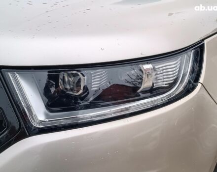 Бежевый Форд Эдж, объемом двигателя 2 л и пробегом 146 тыс. км за 19690 $, фото 4 на Automoto.ua