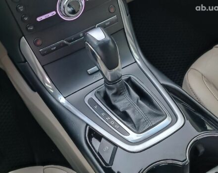 Бежевый Форд Эдж, объемом двигателя 2 л и пробегом 146 тыс. км за 19690 $, фото 15 на Automoto.ua