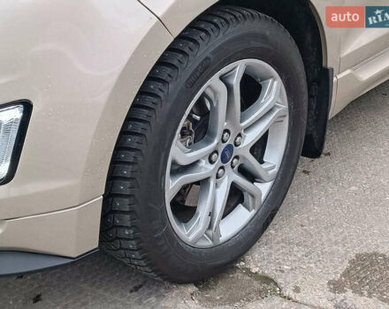 Бежевый Форд Эдж, объемом двигателя 2 л и пробегом 146 тыс. км за 19690 $, фото 3 на Automoto.ua