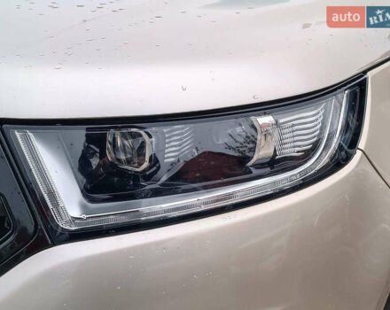 Бежевый Форд Эдж, объемом двигателя 2 л и пробегом 146 тыс. км за 19690 $, фото 4 на Automoto.ua