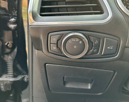 Черный Форд Эдж, объемом двигателя 2 л и пробегом 157 тыс. км за 19000 $, фото 16 на Automoto.ua