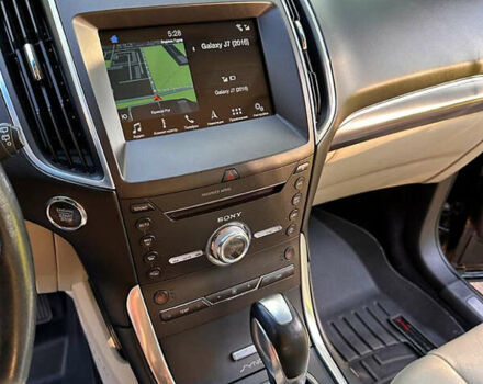 Черный Форд Эдж, объемом двигателя 2 л и пробегом 146 тыс. км за 13499 $, фото 2 на Automoto.ua