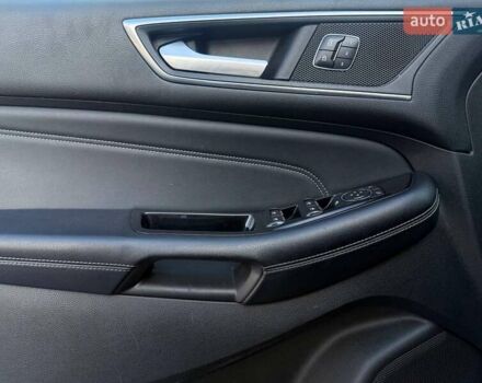 Чорний Форд Едж, об'ємом двигуна 2 л та пробігом 179 тис. км за 16500 $, фото 2 на Automoto.ua