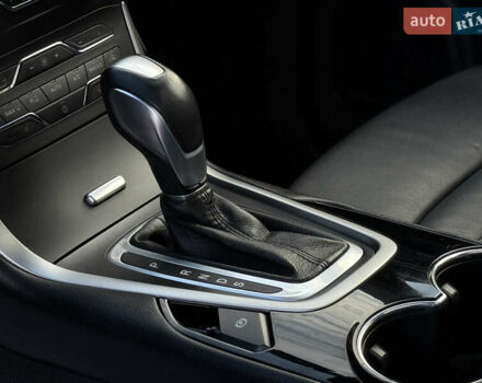 Черный Форд Эдж, объемом двигателя 2 л и пробегом 150 тыс. км за 15950 $, фото 30 на Automoto.ua