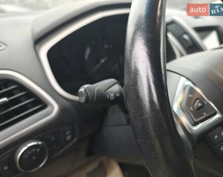 Черный Форд Эдж, объемом двигателя 2 л и пробегом 122 тыс. км за 16700 $, фото 3 на Automoto.ua