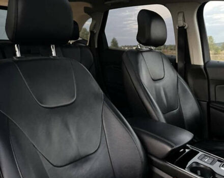 Черный Форд Эдж, объемом двигателя 2 л и пробегом 137 тыс. км за 27500 $, фото 5 на Automoto.ua