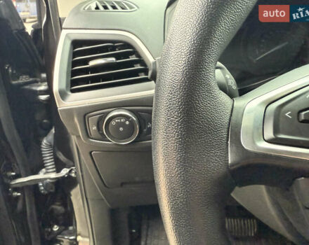 Чорний Форд Едж, об'ємом двигуна 2 л та пробігом 61 тис. км за 21950 $, фото 17 на Automoto.ua