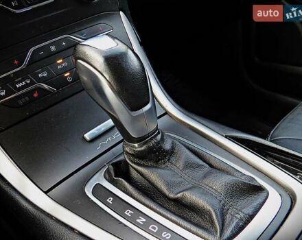 Красный Форд Эдж, объемом двигателя 2 л и пробегом 89 тыс. км за 14300 $, фото 13 на Automoto.ua