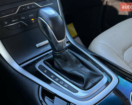 Красный Форд Эдж, объемом двигателя 2 л и пробегом 112 тыс. км за 14999 $, фото 14 на Automoto.ua