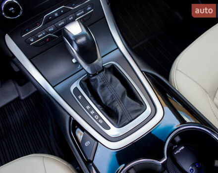 Красный Форд Эдж, объемом двигателя 3.5 л и пробегом 135 тыс. км за 15900 $, фото 44 на Automoto.ua