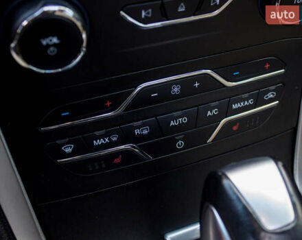 Красный Форд Эдж, объемом двигателя 3.5 л и пробегом 135 тыс. км за 15900 $, фото 46 на Automoto.ua