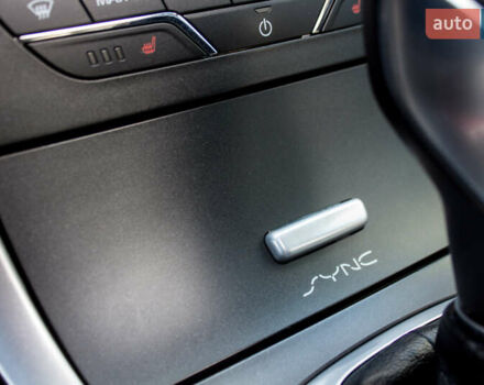 Красный Форд Эдж, объемом двигателя 3.5 л и пробегом 135 тыс. км за 15900 $, фото 41 на Automoto.ua