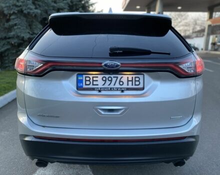 Сірий Форд Едж, об'ємом двигуна 2 л та пробігом 184 тис. км за 12700 $, фото 4 на Automoto.ua