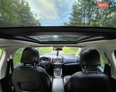Серый Форд Эдж, объемом двигателя 2 л и пробегом 242 тыс. км за 13999 $, фото 16 на Automoto.ua