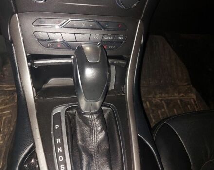 Сірий Форд Едж, об'ємом двигуна 2 л та пробігом 199 тис. км за 15000 $, фото 5 на Automoto.ua