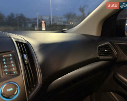 Сірий Форд Едж, об'ємом двигуна 2 л та пробігом 54 тис. км за 14800 $, фото 59 на Automoto.ua