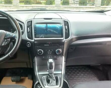 Сірий Форд Едж, об'ємом двигуна 2 л та пробігом 148 тис. км за 15800 $, фото 16 на Automoto.ua