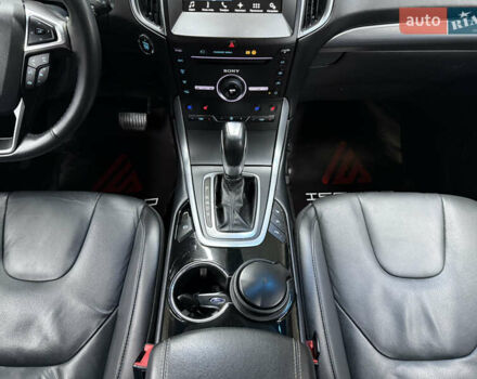 Серый Форд Эдж, объемом двигателя 2 л и пробегом 98 тыс. км за 20900 $, фото 27 на Automoto.ua