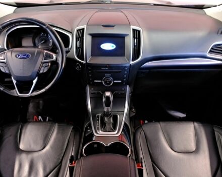 Серый Форд Эдж, объемом двигателя 2 л и пробегом 131 тыс. км за 16900 $, фото 7 на Automoto.ua