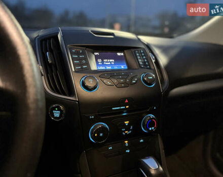 Сірий Форд Едж, об'ємом двигуна 2 л та пробігом 54 тис. км за 14800 $, фото 51 на Automoto.ua