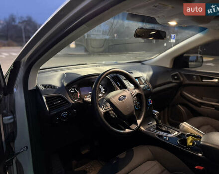 Сірий Форд Едж, об'ємом двигуна 2 л та пробігом 54 тис. км за 14800 $, фото 48 на Automoto.ua